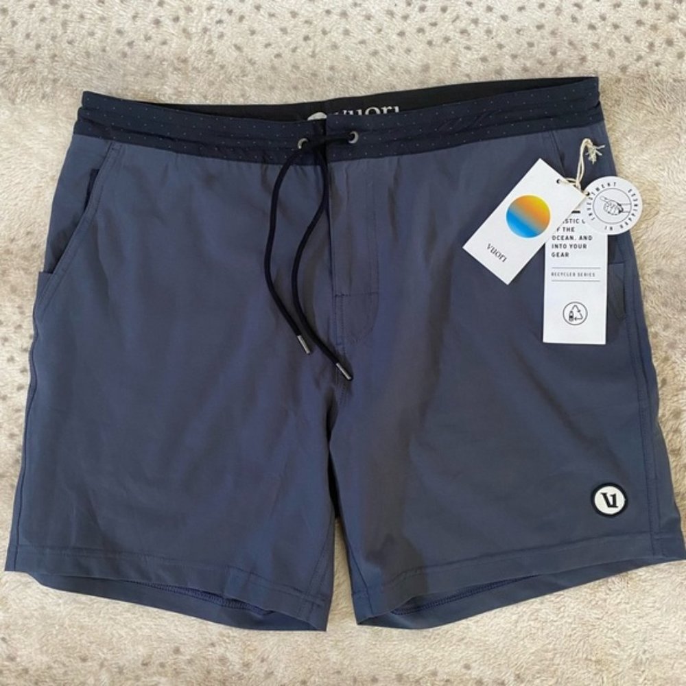 Vuori Men’s Boardshorts Size 33